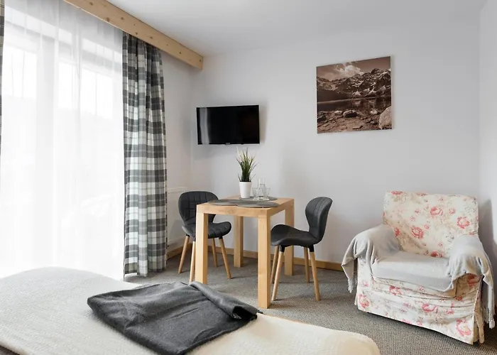 ホームステイ Zakatek